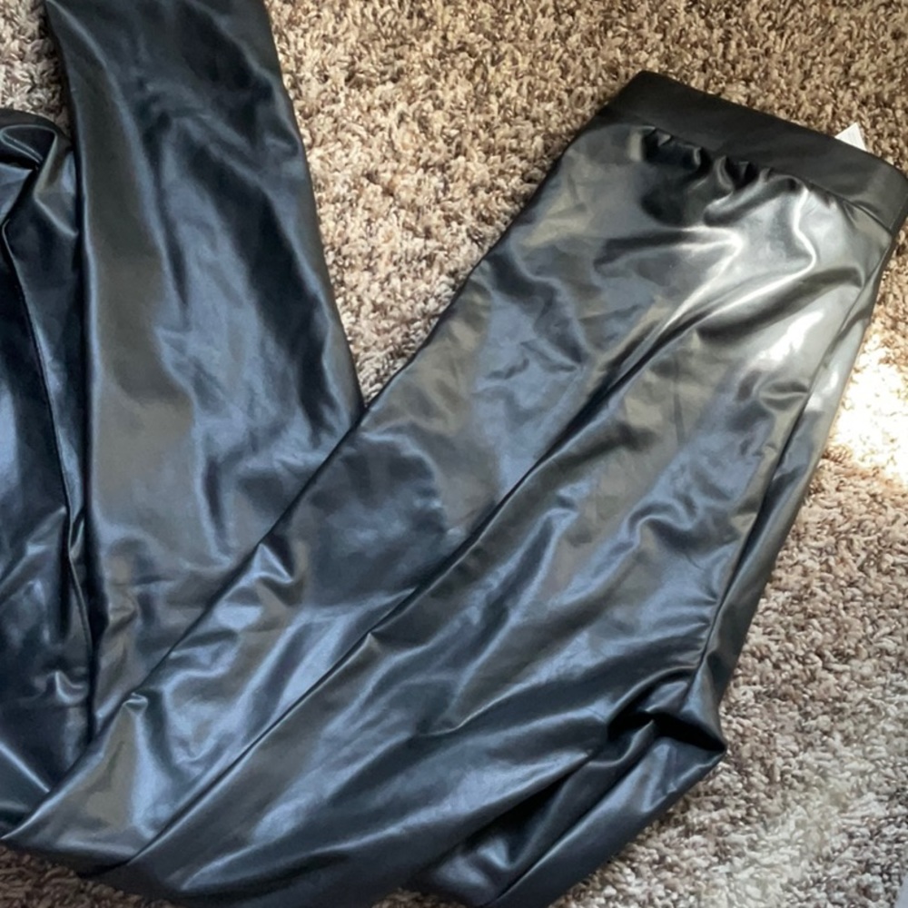 Medium black leather pants